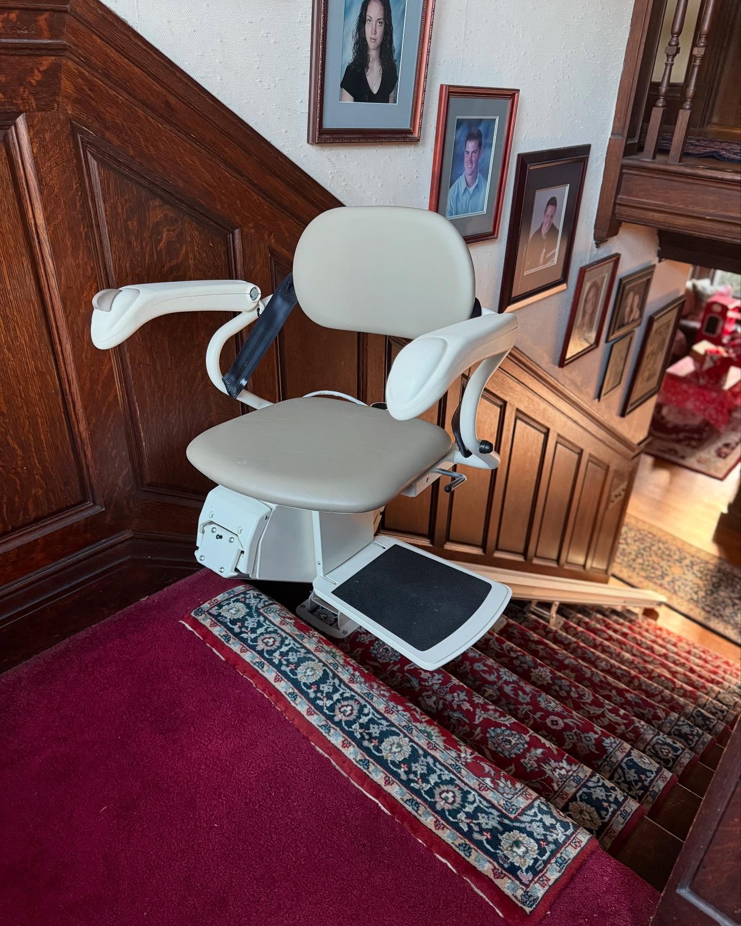 Discover the Harmar SL300 Pinnacle Stairlift: Safety, Comfort, and Independence