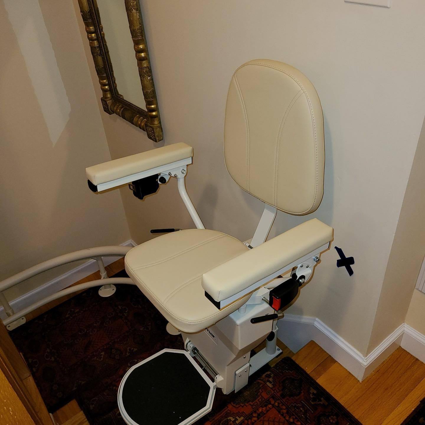 Helix Harmar Curved Stairlift CSL500
