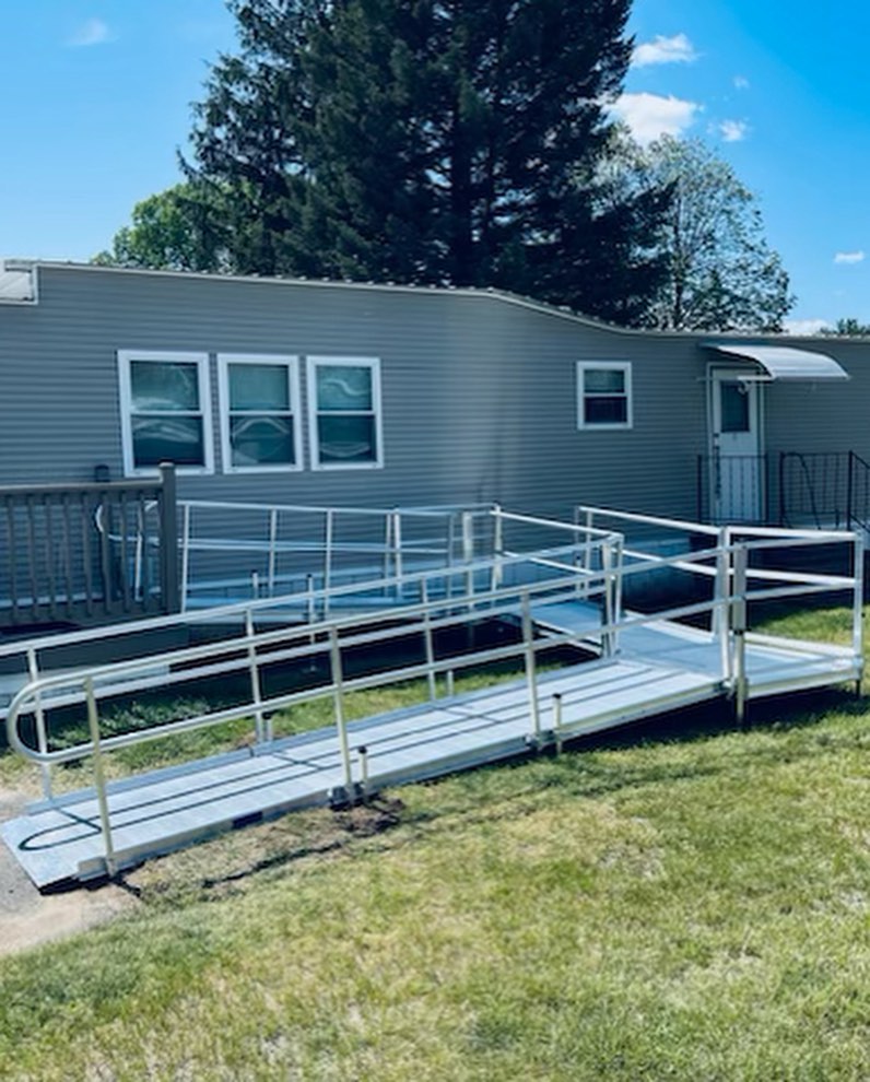 NEW Aluminum Handicap Ramp with Professional Installation USA Medical