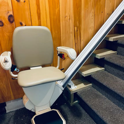 USED Harmar Pinnacle SL600 Stairlift Straight Rail 350lbs Capacity