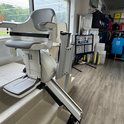 USED Premium ACCESS BDD HomeGlide Stairlift