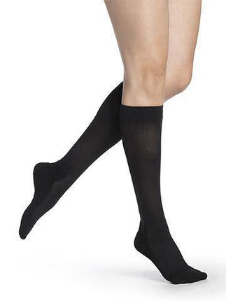 850 Daily Comfort Compression Stockings 20-30mmHg Men's & Women's Calf Knee High by Sigvaris - Footit Medical, CPAP, Stairlift, Orthotic, Prosthetic, & Mobility Supply